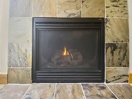 Foxpoint Cottage 3 Bedroom Townhouse by RedAwning