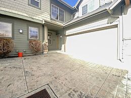 Foxpoint Cottage 3 Bedroom Townhouse by RedAwning