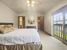 Foxpoint Cottage 3 Bedroom Townhouse by RedAwning