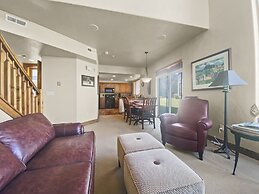 Foxpoint Cottage 3 Bedroom Townhouse by RedAwning