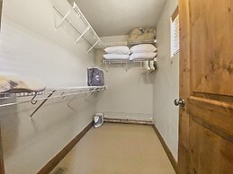 Foxpoint Cottage 3 Bedroom Townhouse by RedAwning