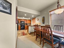 Foxpoint Cottage 3 Bedroom Townhouse by RedAwning