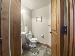 Foxpoint Cottage 3 Bedroom Townhouse by RedAwning