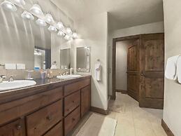 Foxpoint Cottage 3 Bedroom Townhouse by RedAwning