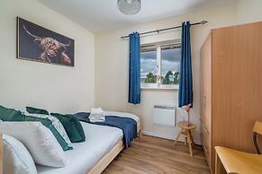 Cozy 2 bed Room Flat, Walking Distance From Excel