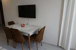 Lovely 2 Rooms Apartment With Pool and Air Con