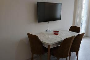 Lovely 2 Rooms Apartment With Pool and Air Con