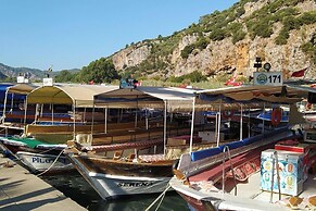 Lovely 2 Rooms Apartment With Pool and Air Con