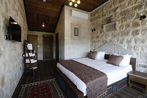 Ada Cave Suites Hotel