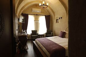 Ada Cave Suites Hotel