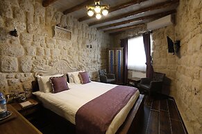 Ada Cave Suites Hotel