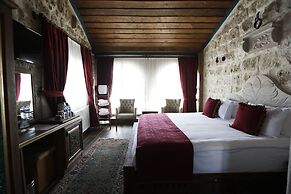 Ada Cave Suites Hotel