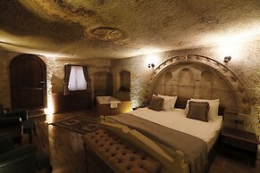 Ada Cave Suites Hotel