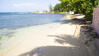 Blue Shores  Hideaway