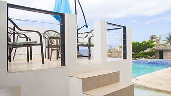 Blue Shores  Hideaway