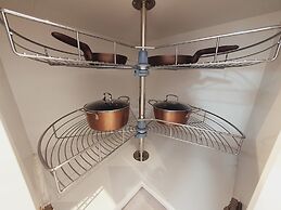 Elegant and Spacious Apartment With Sea Vieuw