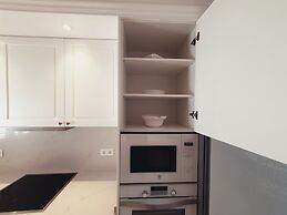 Elegant and Spacious Apartment With Sea Vieuw