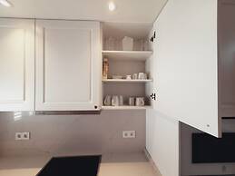 Elegant and Spacious Apartment With Sea Vieuw