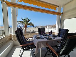 Elegant and Spacious Apartment With Sea Vieuw