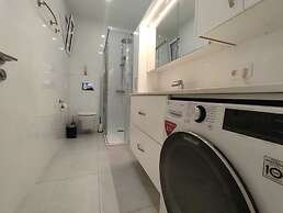 Elegant and Spacious Apartment With Sea Vieuw