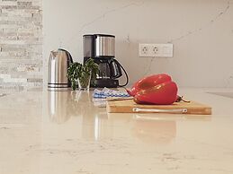 Elegant and Spacious Apartment With Sea Vieuw