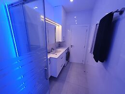 Elegant and Spacious Apartment With Sea Vieuw