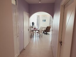 Elegant and Spacious Apartment With Sea Vieuw