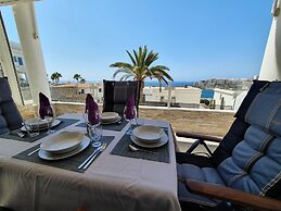 Elegant and Spacious Apartment With Sea Vieuw