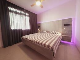 Elegant and Spacious Apartment With Sea Vieuw