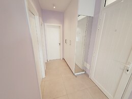 Elegant and Spacious Apartment With Sea Vieuw