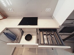 Elegant and Spacious Apartment With Sea Vieuw