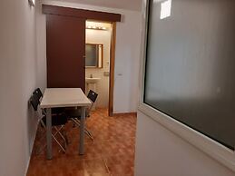 Interior Central El Born 12