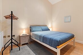 Arcadia House - Lovely Apartment Close to Beaches Harbour and Town Cen