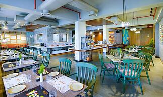 Amoravida By 7 Apple Resorts