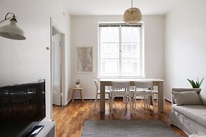 2ndhomes Cozy & Spacious 2BR Apartment