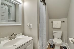 Recently Renovated Home In The Heart Of Bellevue! 2 Bedroom Home by Re
