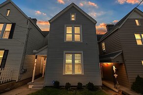 Recently Renovated Home In The Heart Of Bellevue! 2 Bedroom Home by Re