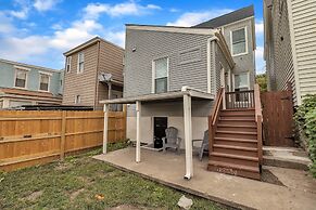 Recently Renovated Home In The Heart Of Bellevue! 2 Bedroom Home by Re