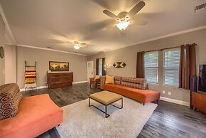 Faust St Haus Dt 306 2 Bedroom Home by Redawning