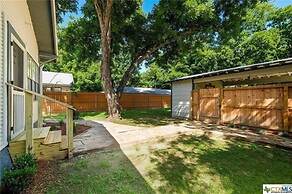 Faust St Haus Dt 306 2 Bedroom Home by Redawning