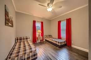 Faust St Haus Dt 306 2 Bedroom Home by Redawning