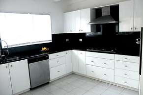 Tropical Ivy - a Peaceful Getaway in St Maarten