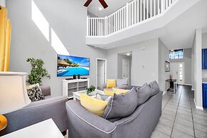 Stunning Villa! Sweeping Views of Florida Nature and Fantastic Game Ro