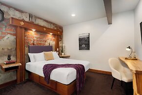 The Horton Hotel and Rooftop Lounge