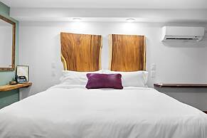 The Horton Hotel and Rooftop Lounge