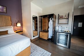 The Horton Hotel and Rooftop Lounge
