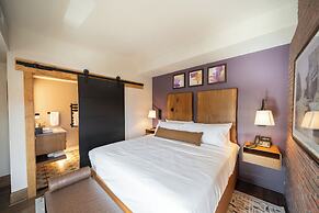 The Horton Hotel and Rooftop Lounge