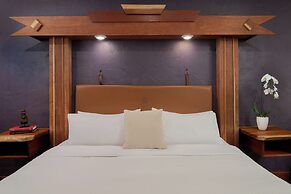 The Horton Hotel and Rooftop Lounge