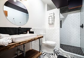 The Horton Hotel and Rooftop Lounge