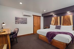 The Horton Hotel and Rooftop Lounge